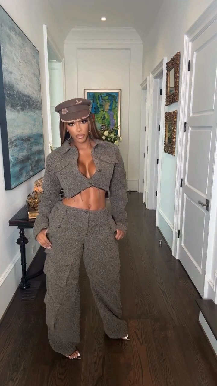 Grey-brown wool short coat and wide-leg pants suit