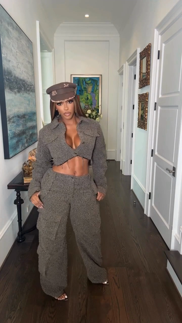 Grey-brown wool short coat and wide-leg pants suit